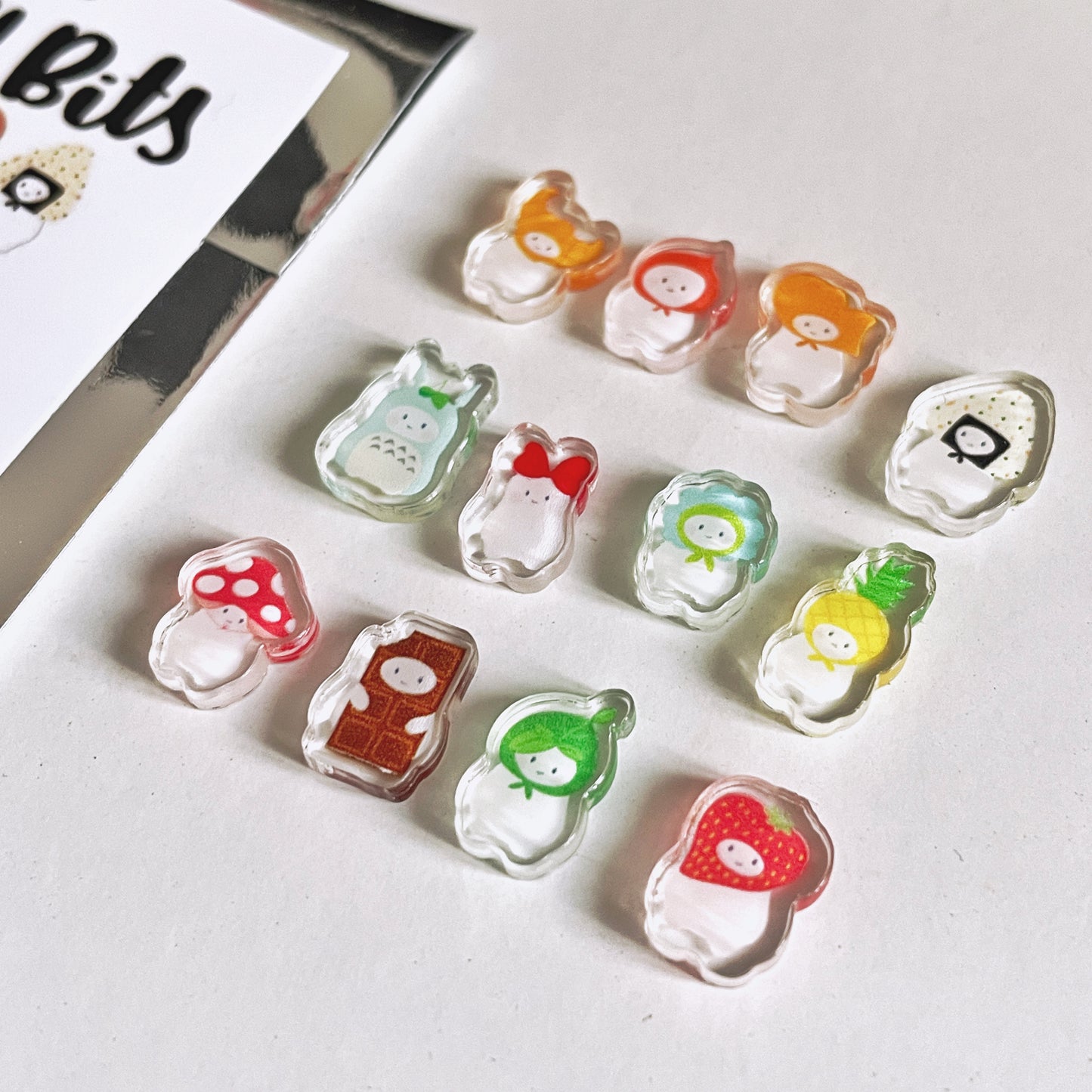 Mylo Book Shaker Keychain