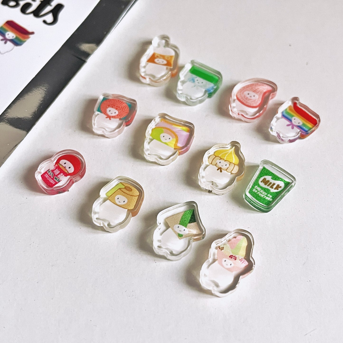 Mylo Book Shaker Keychain